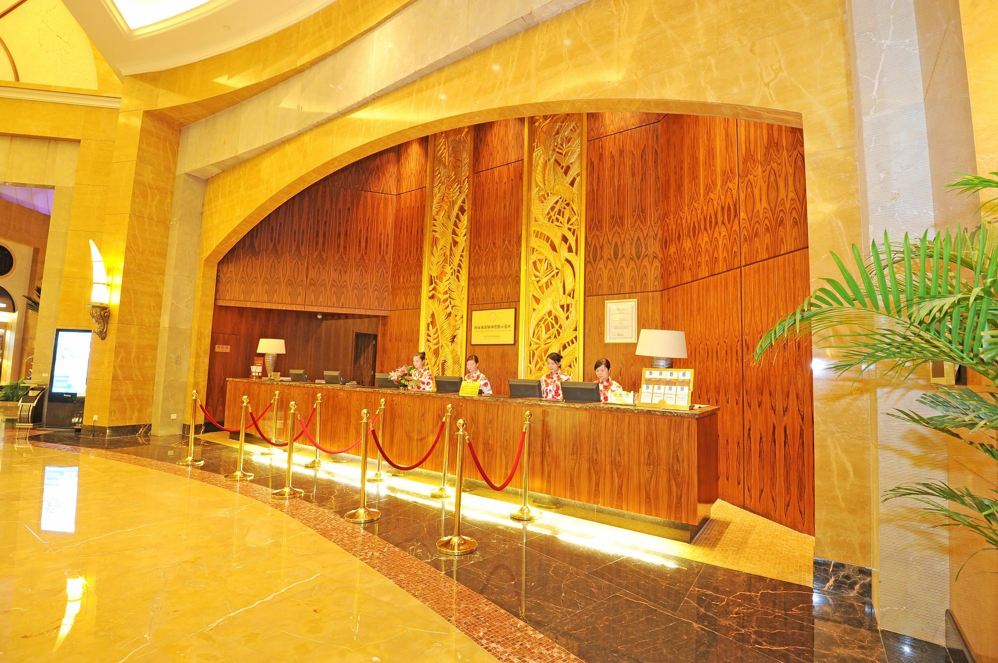 Ocean Spring Grand Metropark Hotel Zhuhai Exterior photo